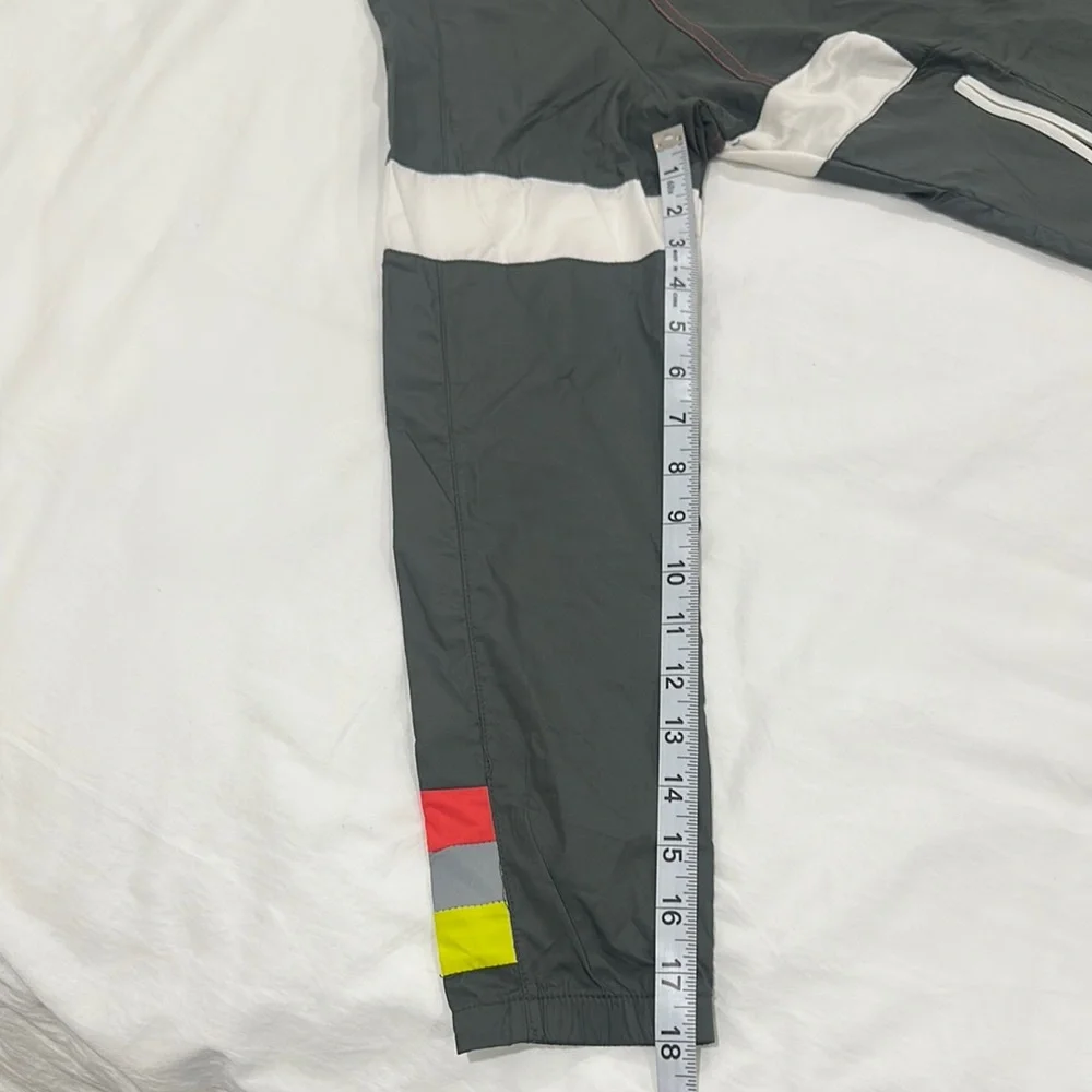 Women’s Dark Grey & White Zip Up Windbreaker Jacket Medium - Picture 5 of 8